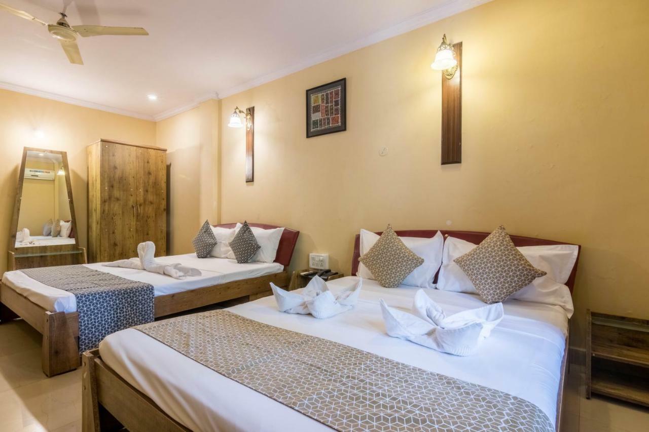 Dona Julia Beach Resort Калангут Екстер'єр фото